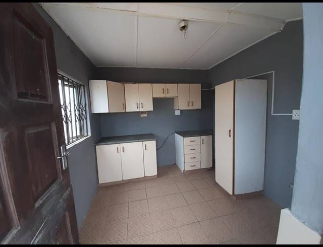 2 BEDROOM PROPERTY TO RENT IN UMLAZI K